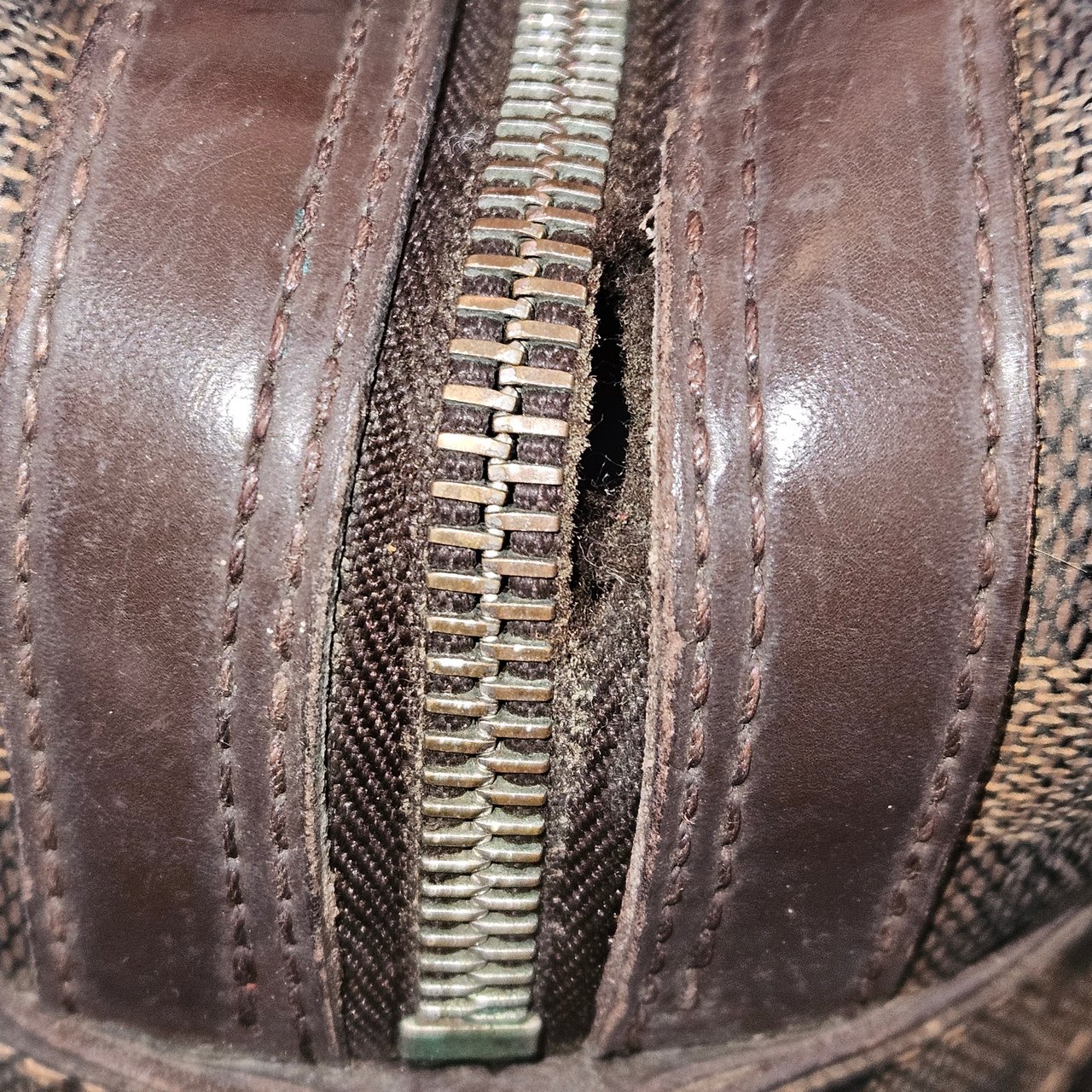 Louis Vuitton Louis Vuitton Monogram Damier Ebene Duomo Handbag Bruin