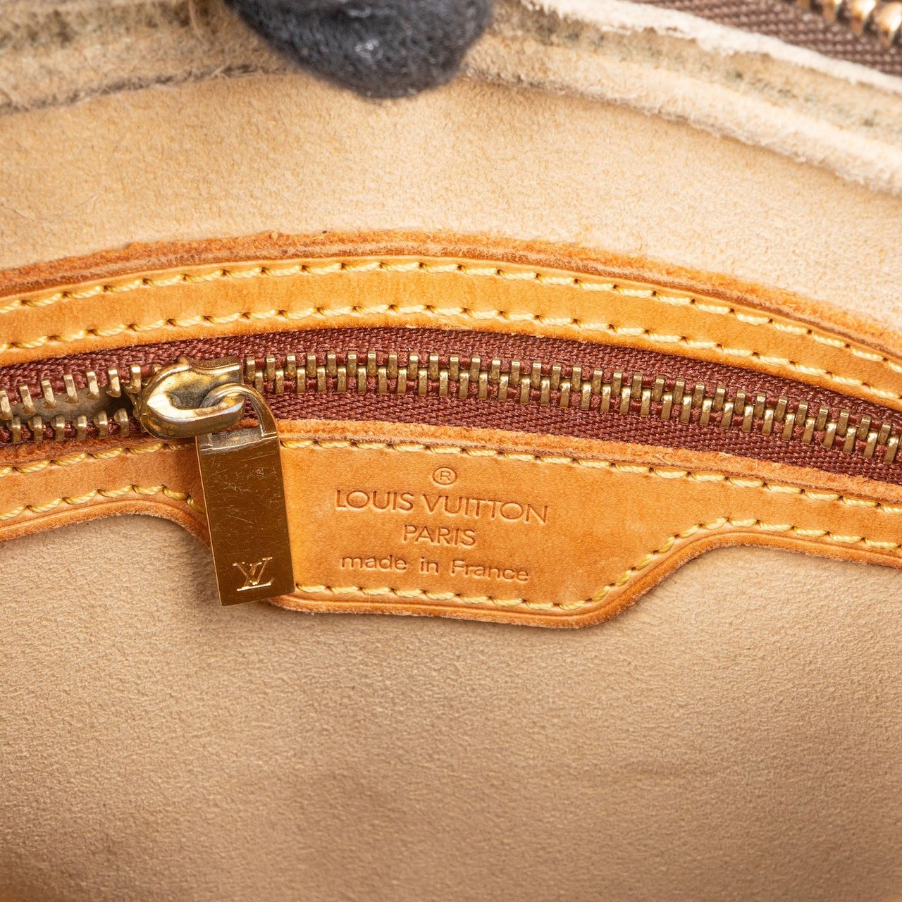 Louis Vuitton Louis Vuitton Canvas Monogram Looping MM Shoulder Bag Bruin