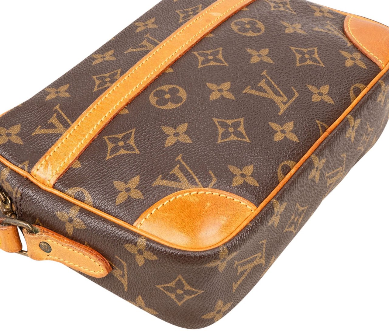 Louis Vuitton Louis Vuitton Monogram Canvas Trocadero 23 Crossbody Bag Bruin