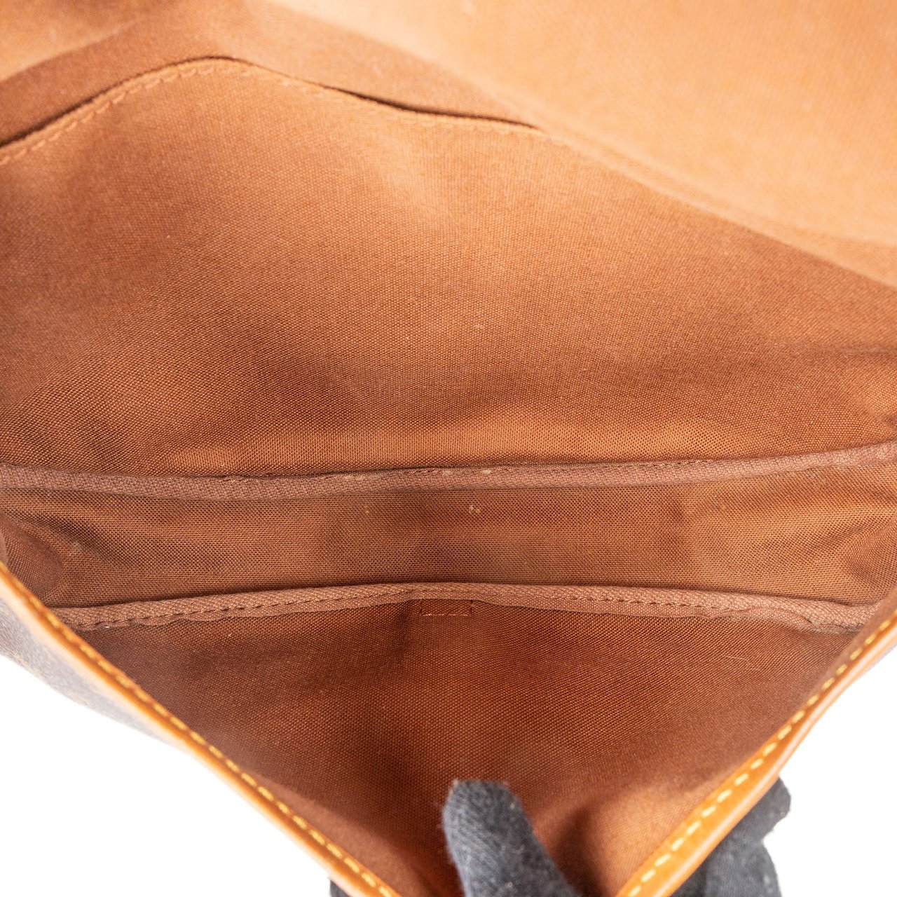 Louis Vuitton Louis Vuitton Monogram Canvas Saumur 30 Crossbody Bag Bruin