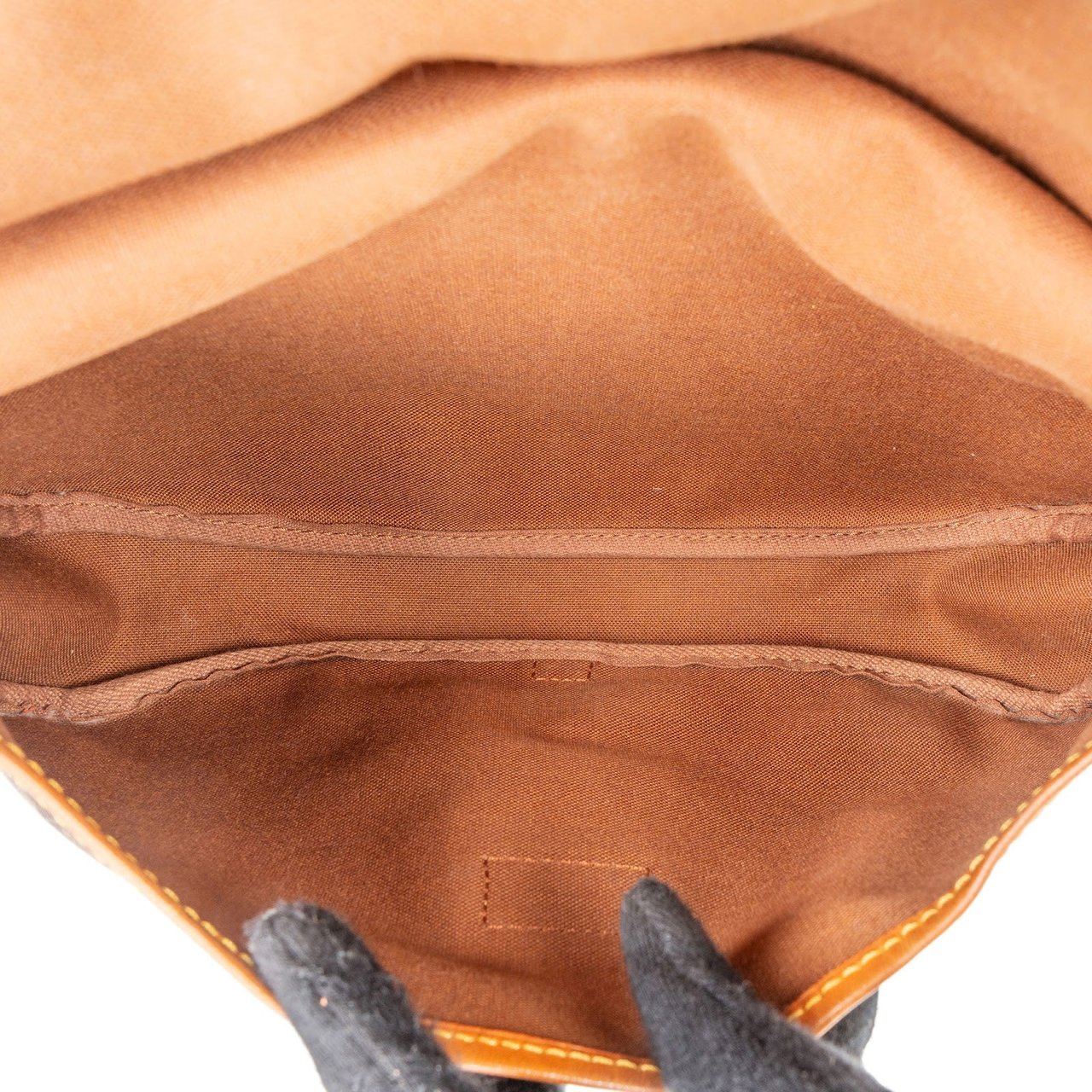 Louis Vuitton Louis Vuitton Monogram Canvas Saumur 30 Crossbody Bag Bruin