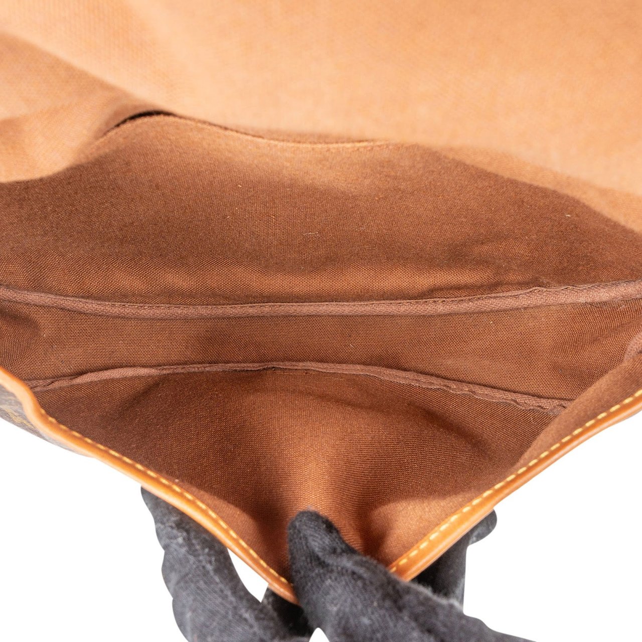 Louis Vuitton Louis Vuitton Monogram Canvas Saumur 30 Crossbody Bag Bruin