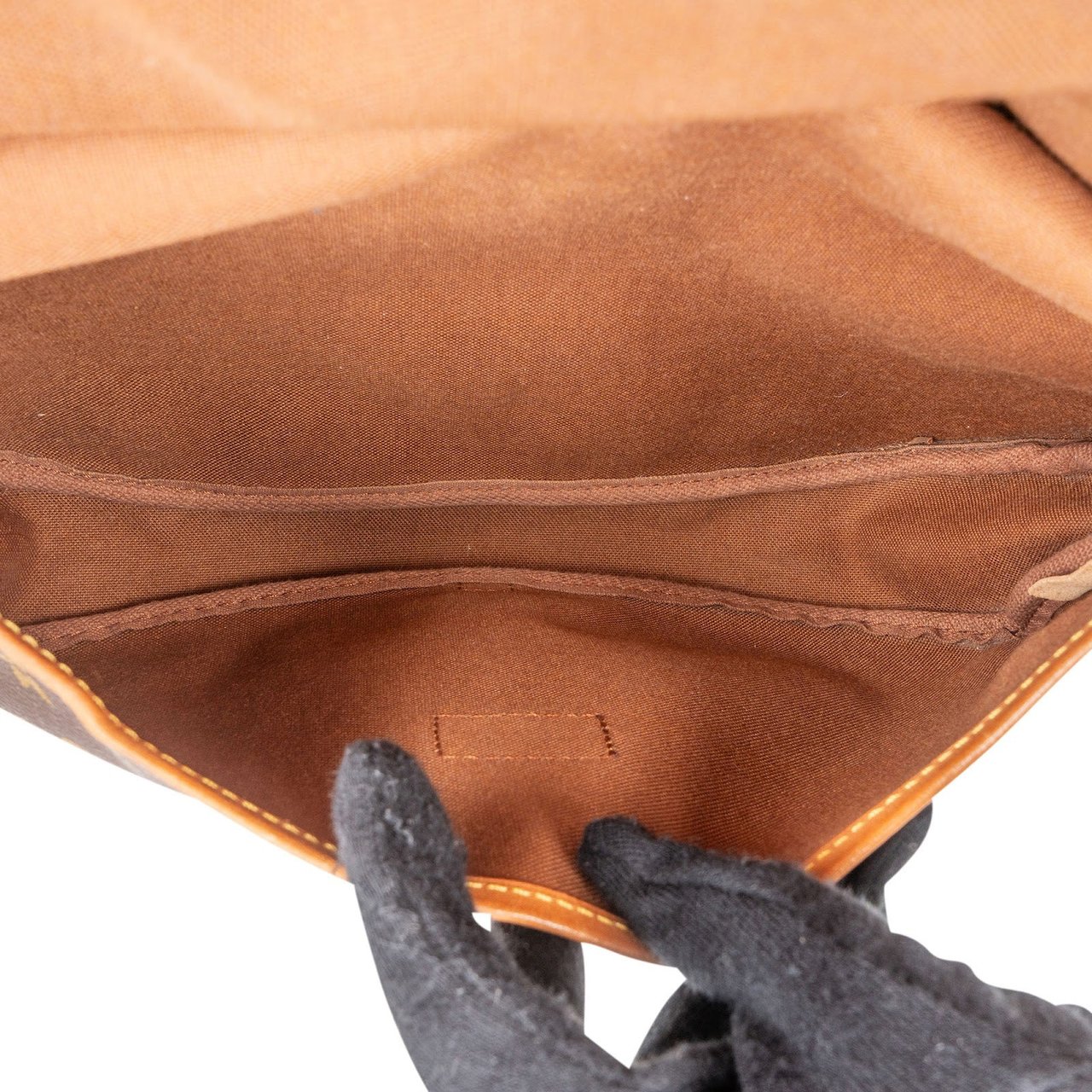 Louis Vuitton Louis Vuitton Monogram Canvas Saumur 30 Crossbody Bag Bruin