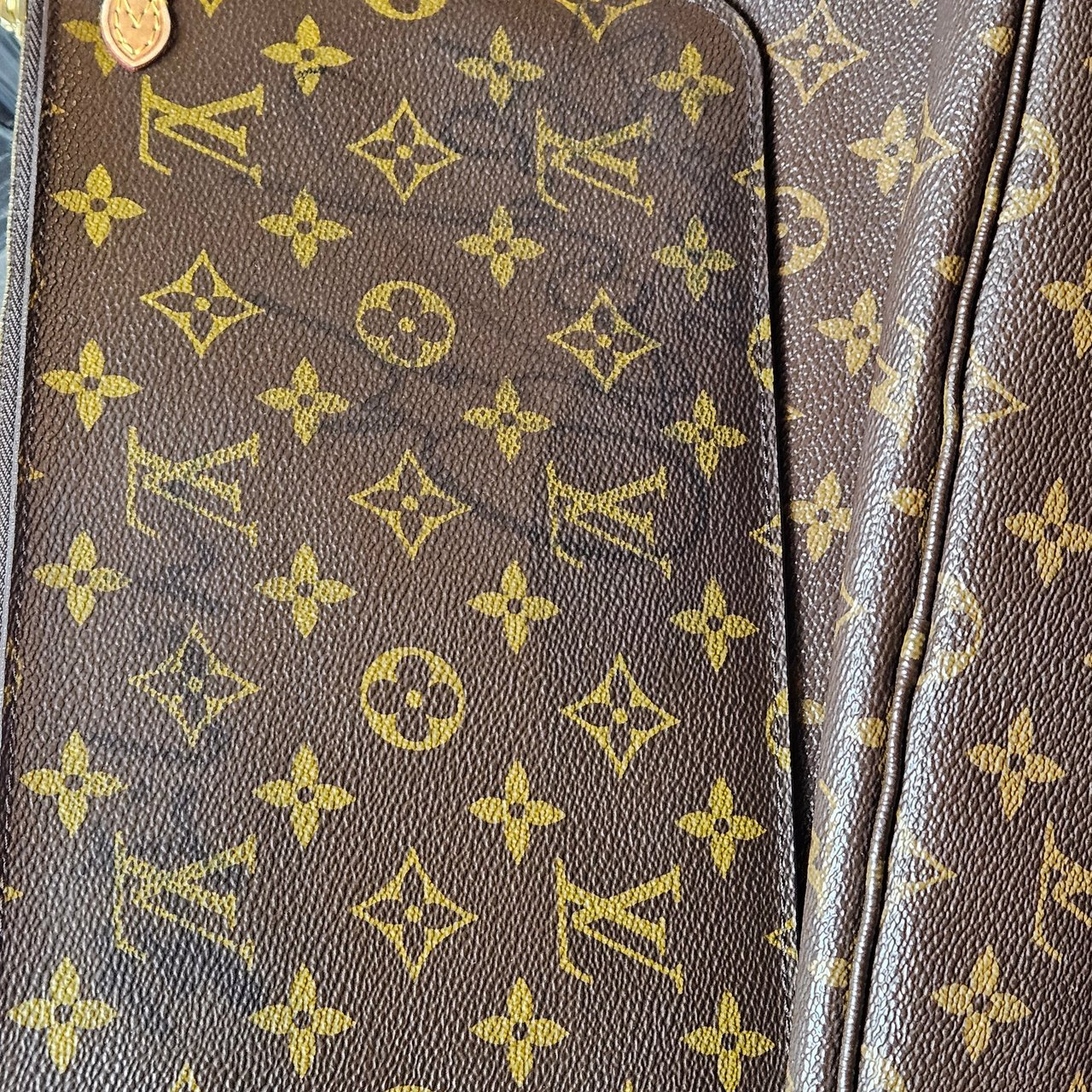 Louis Vuitton Louis Vuitton Monogram Canvas Neverfull MM Shoulder Bag Bruin