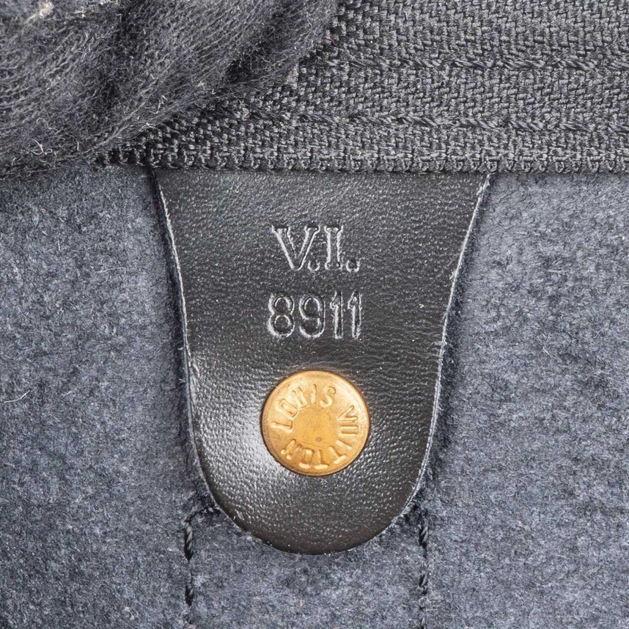 Louis Vuitton Louis Vuitton Noir Epi Leather Keepall 45 Travel Bag Zwart