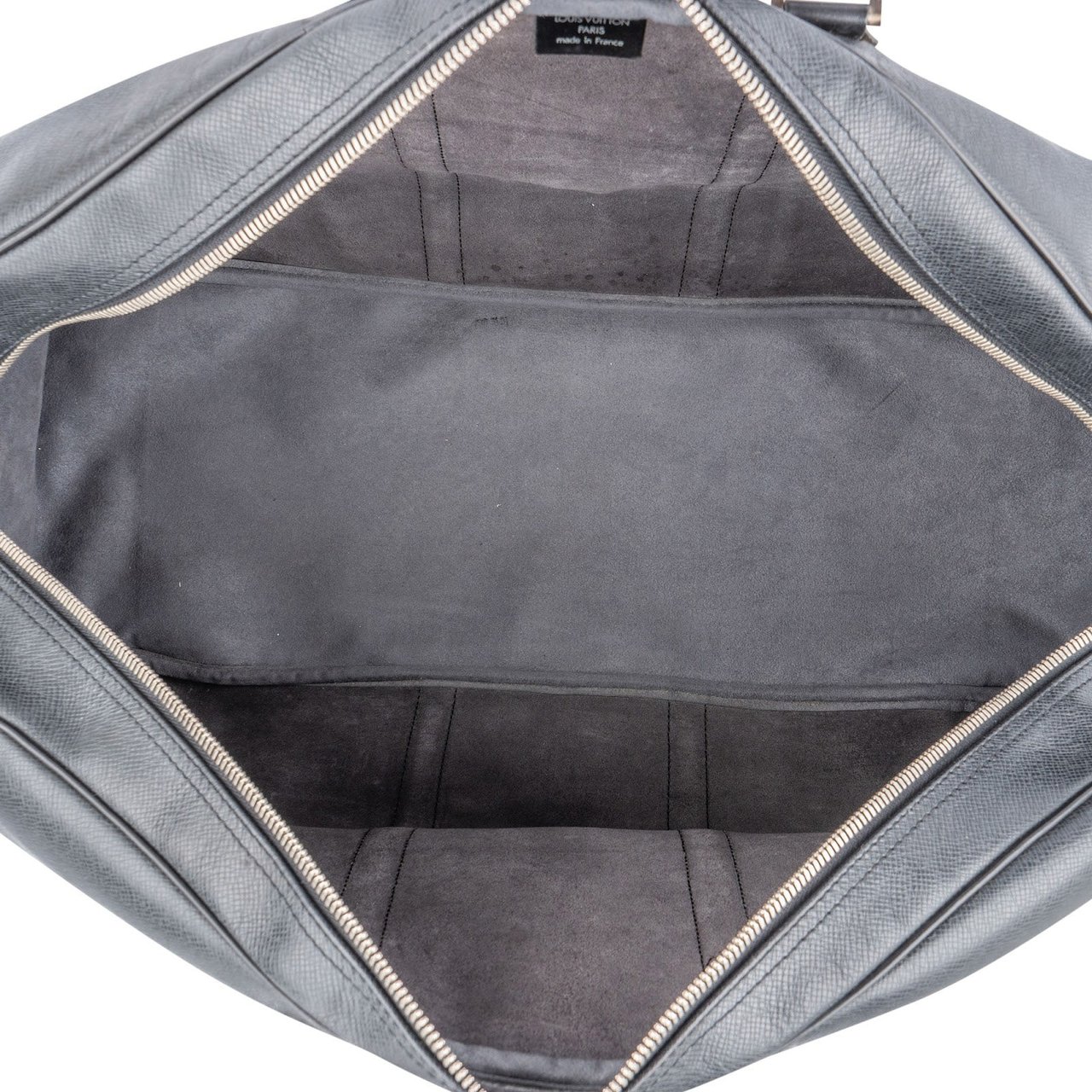 Louis Vuitton Louis Vuitton Noir Taiga Leather Kendall 55 Travel Bag Zwart