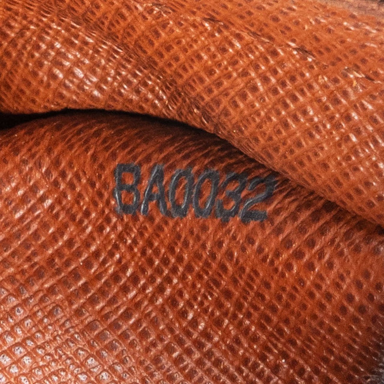 Louis Vuitton Louis Vuitton Monogram Canvas Blois Crossbody Bag Bruin