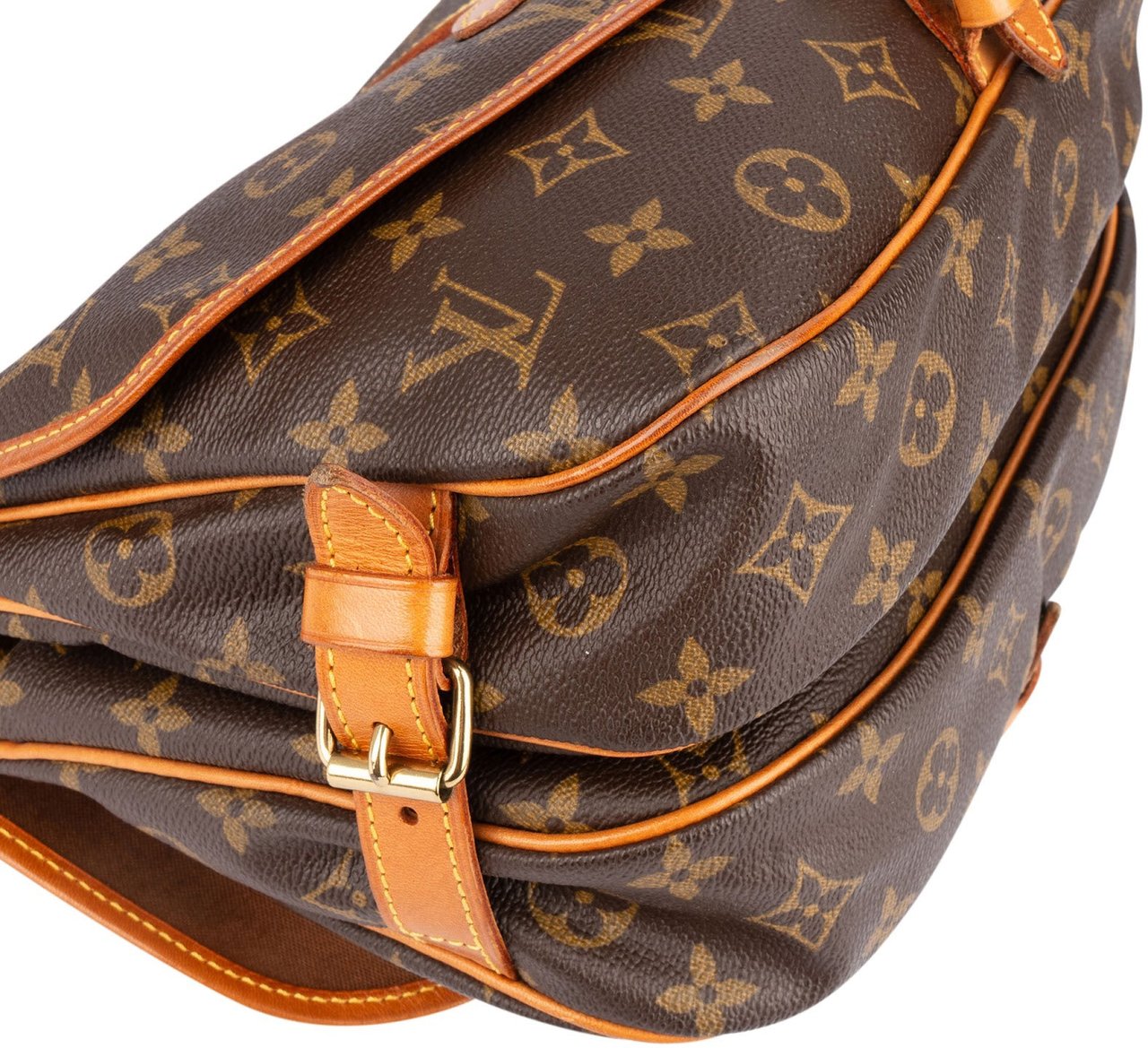 Louis Vuitton Louis Vuitton Monogram Canvas Saumur 30 Crossbody Bag Bruin