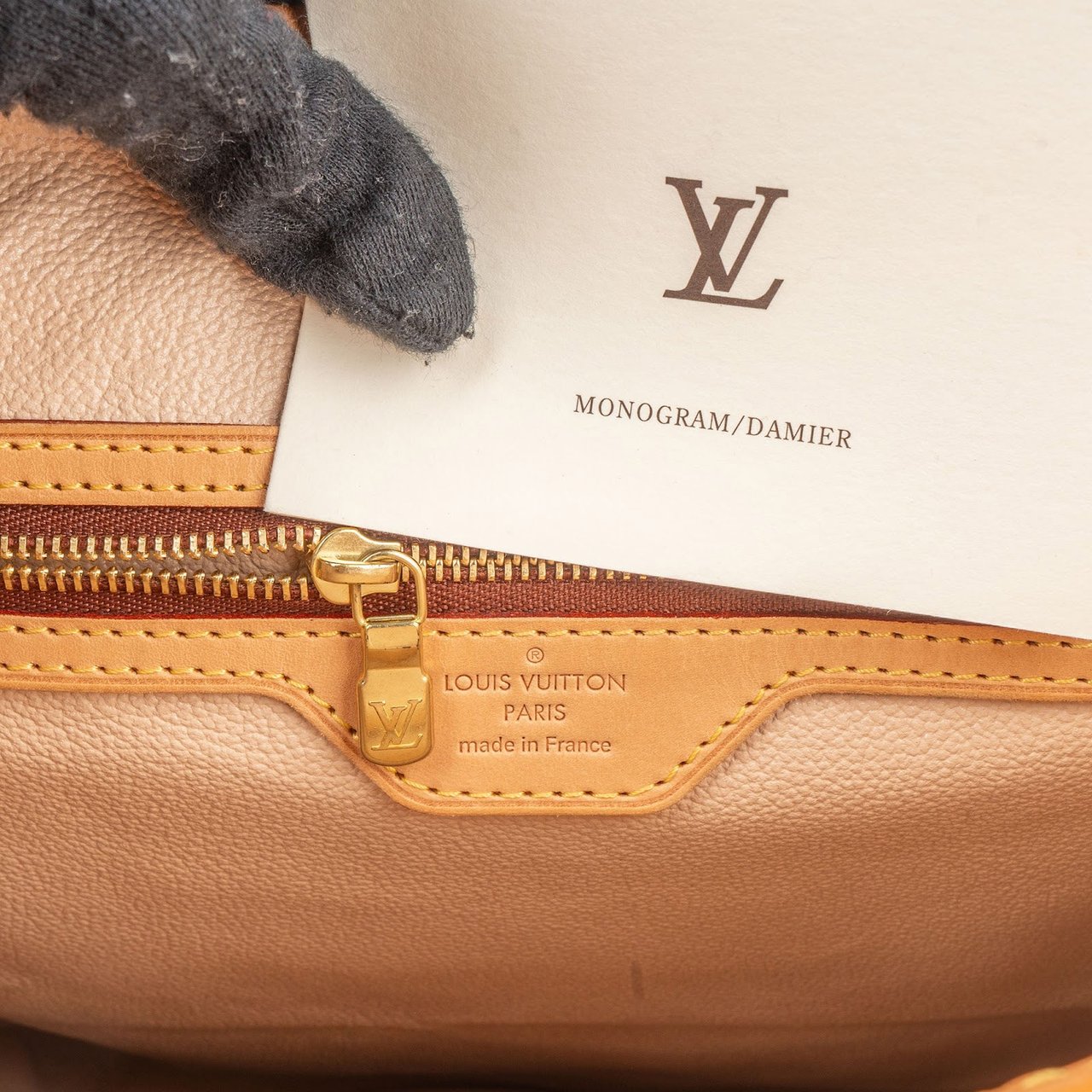 Louis Vuitton Louis Vuitton Monogram Canvas Bucket GM Shoulder Bag Bruin