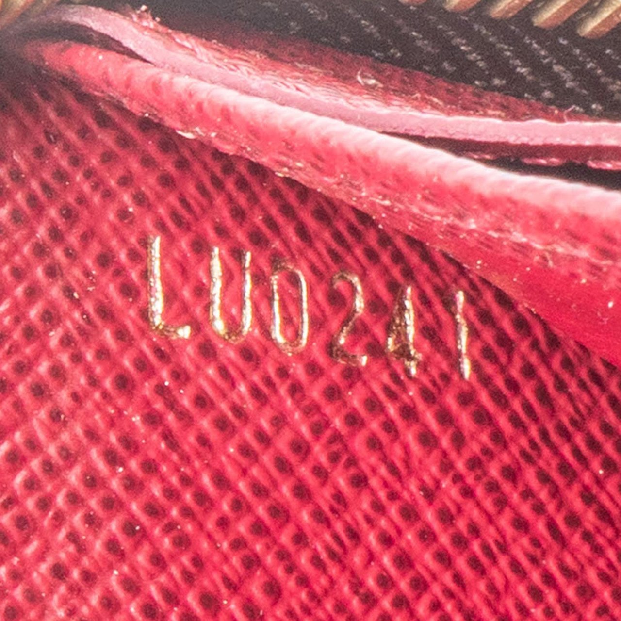 Louis Vuitton Louis Vuitton Monogram Canvas Zippy Wallet Bruin