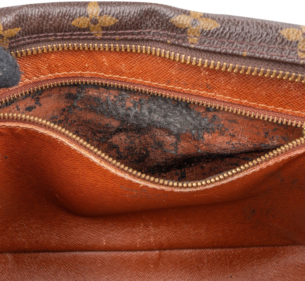 Louis Vuitton Louis Vuitton Monogram Canvas Trocadero 27 Crossbody Bag Bruin