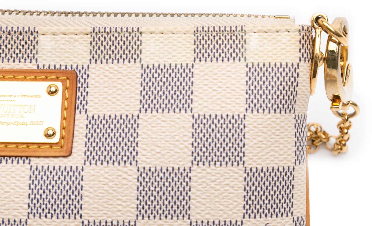 Louis Vuitton Damier Azur Pochette Milla MM Wit