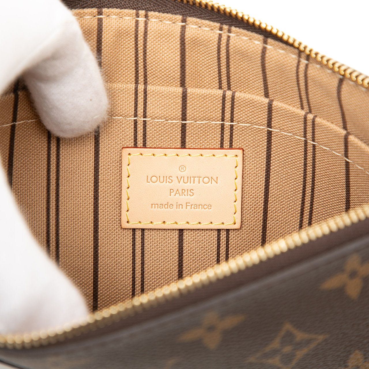 Louis Vuitton Monogram Neverfull Pouch Bruin