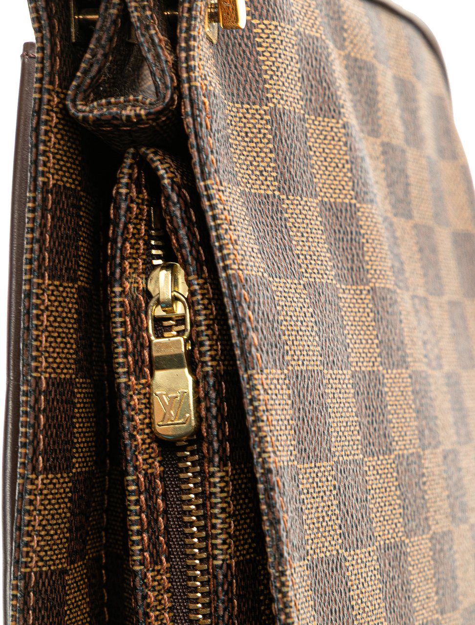 Louis Vuitton Damier Ebene Aubagne Bruin