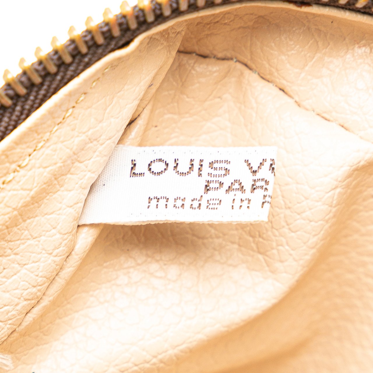 Louis Vuitton Monogram Trousse Toilette 23 Bruin
