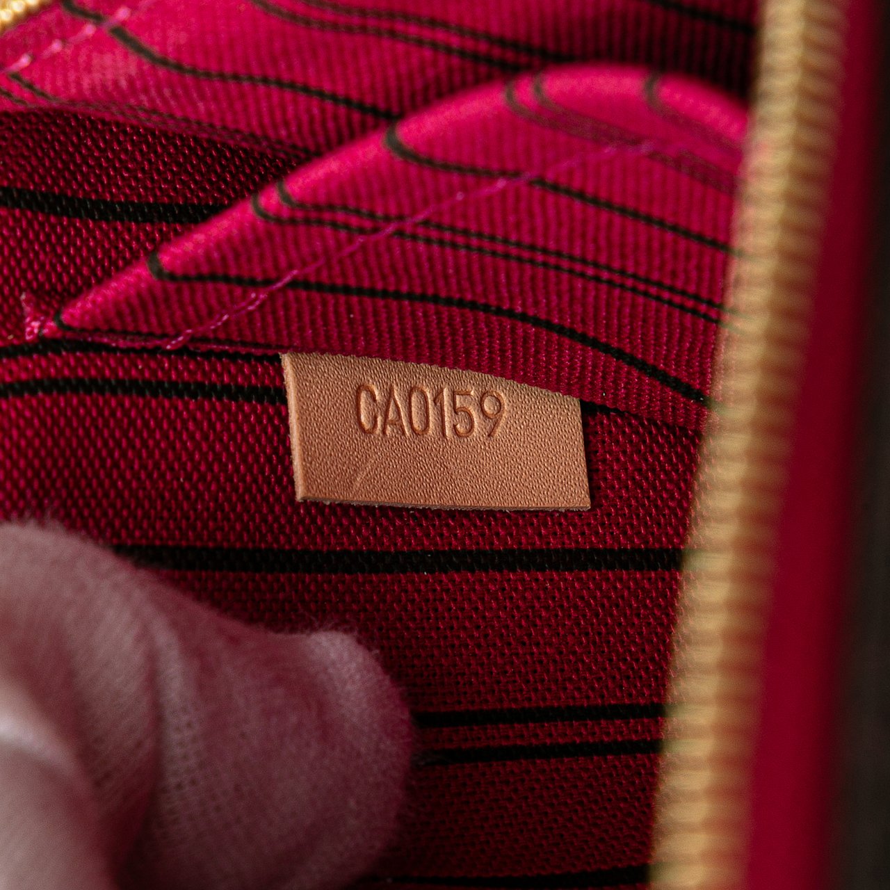 Louis Vuitton Monogram Neverfull Pouch Bruin