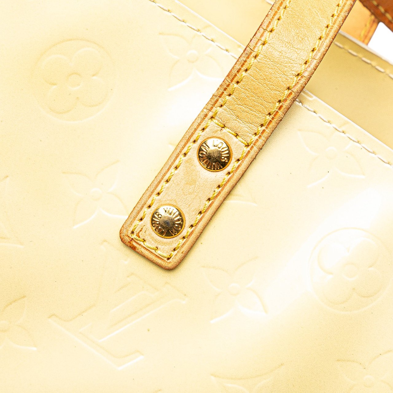 Louis Vuitton Monogram Vernis Reade PM Wit