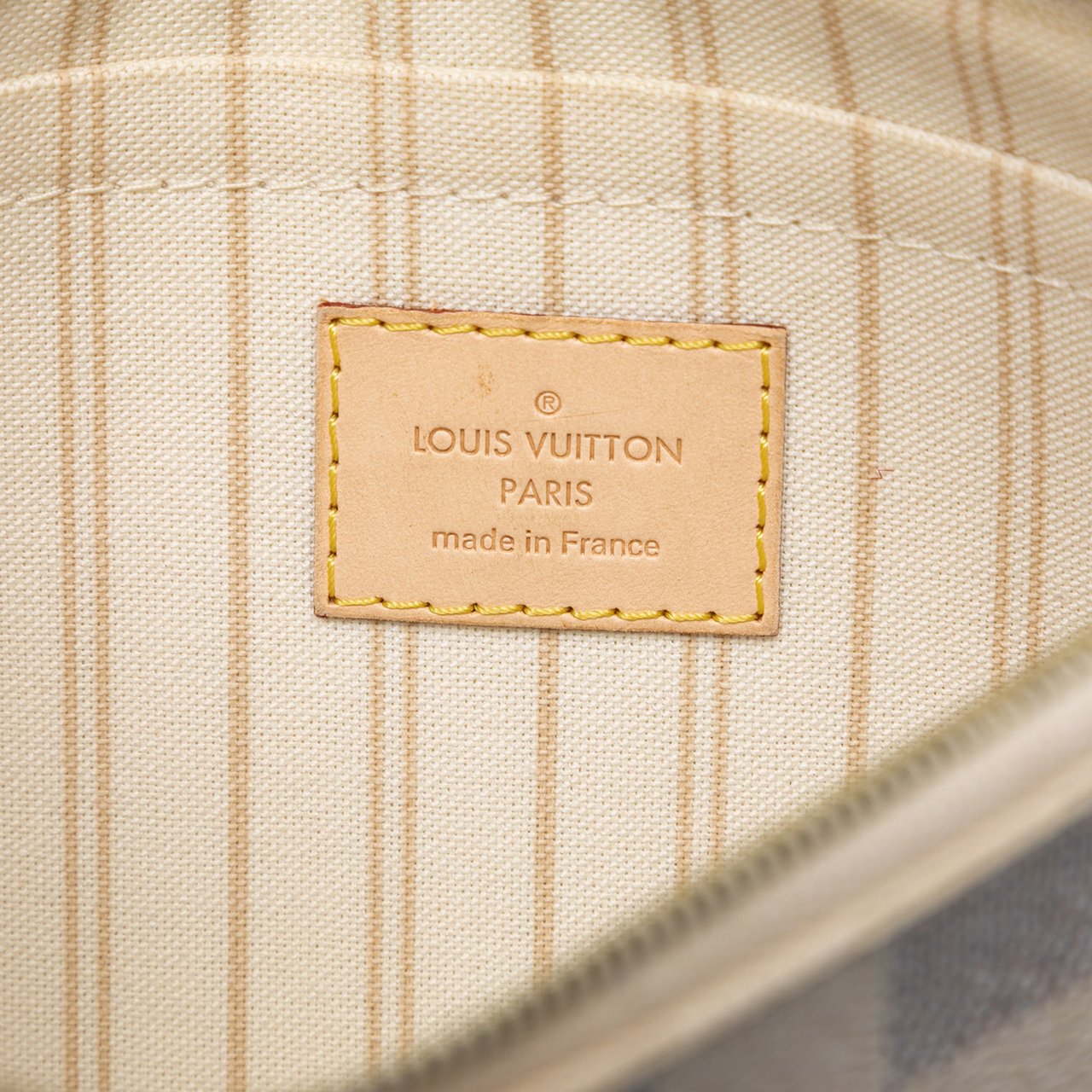 Louis Vuitton Damier Azur Neverfull MM Pouch Wit