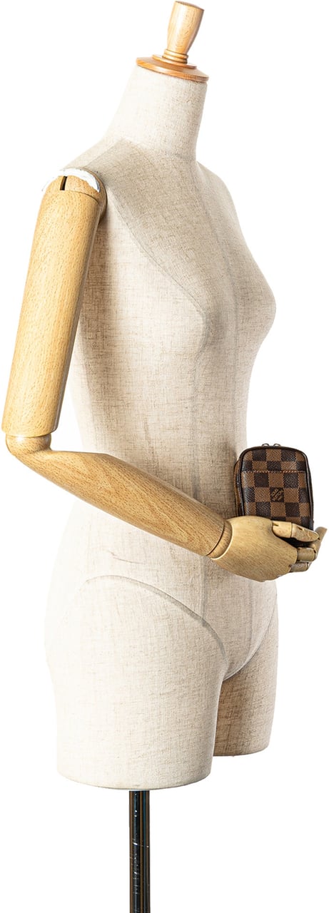 Louis Vuitton Damier Ebene Etui Okapi PM Bruin