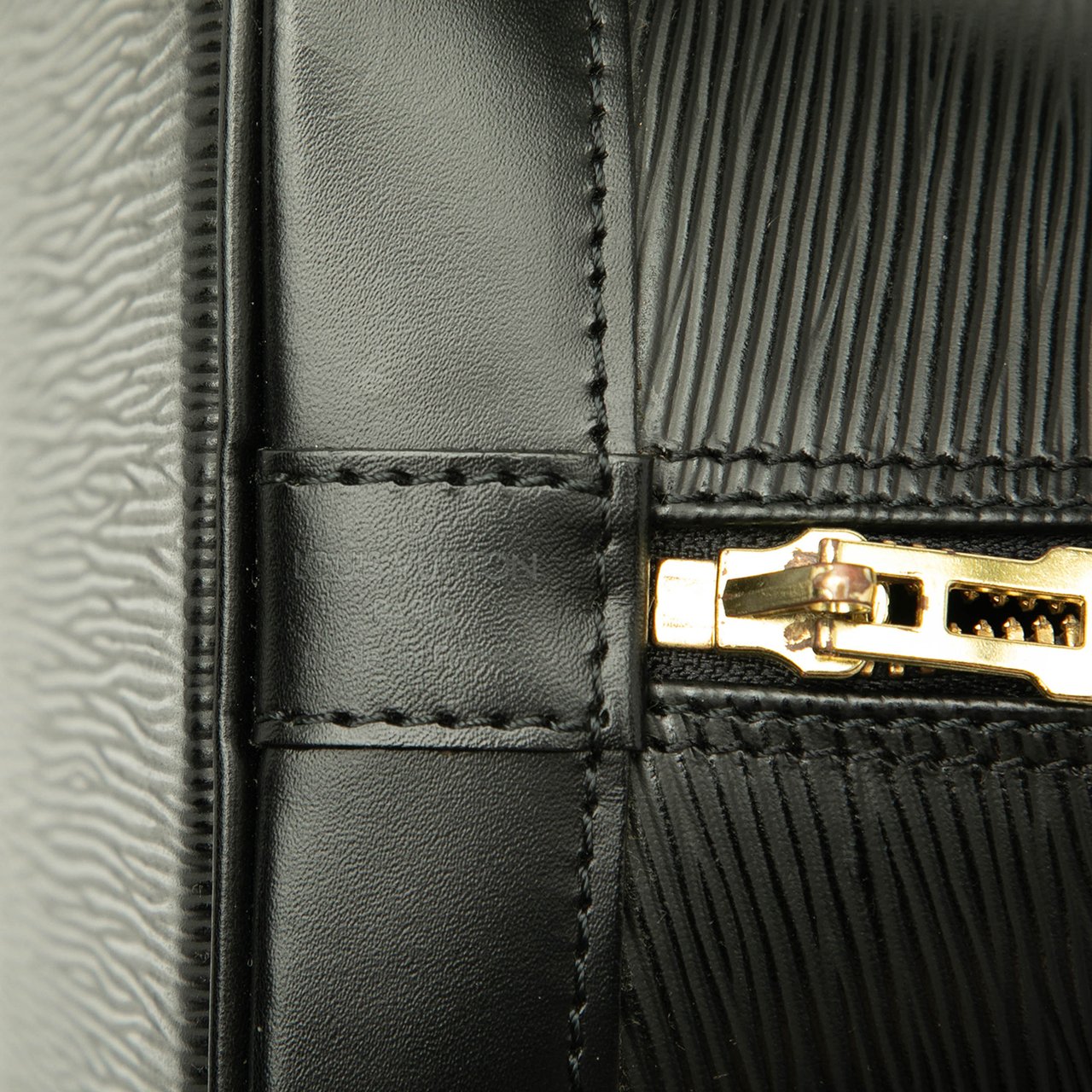 Louis Vuitton Epi Alma PM Zwart