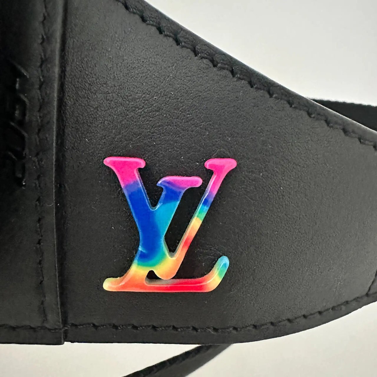 Louis Vuitton Louis Vuitton Asymmetrical Sling Bag 2054 Virgil Abloh Puffy Lammleder M68773 / neuwertig Zwart