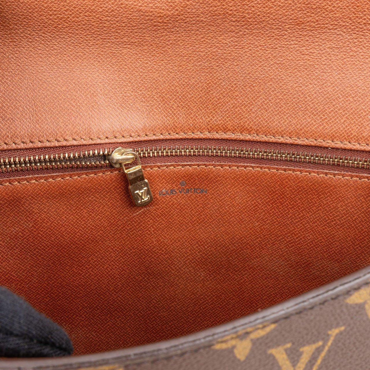 Louis Vuitton Louis Vuitton Monogram Canvas Porte Documents Laptop Clutch Bruin