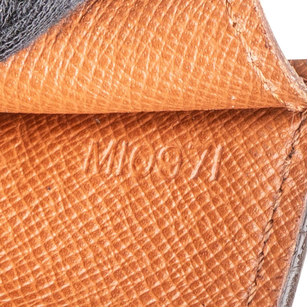 Louis Vuitton Louis Vuitton Monogram Canvas Porte Documents Laptop Clutch Bruin