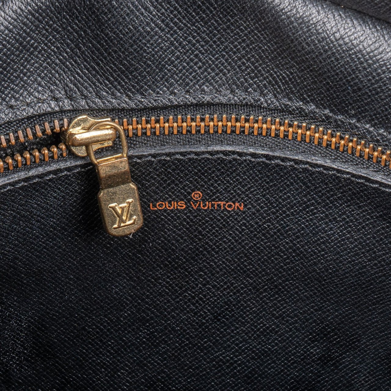 Louis Vuitton Louis Vuitton Blue Epi Leather Saint Cloud GM Crossbody Bag Blauw