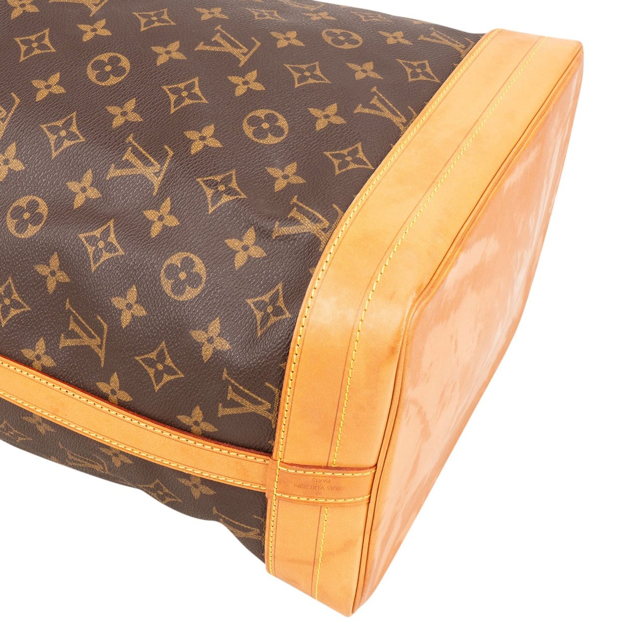 Louis Vuitton Louis Vuitton Monogram Canvas Sac Noé Grande Shoulder Bag Bruin