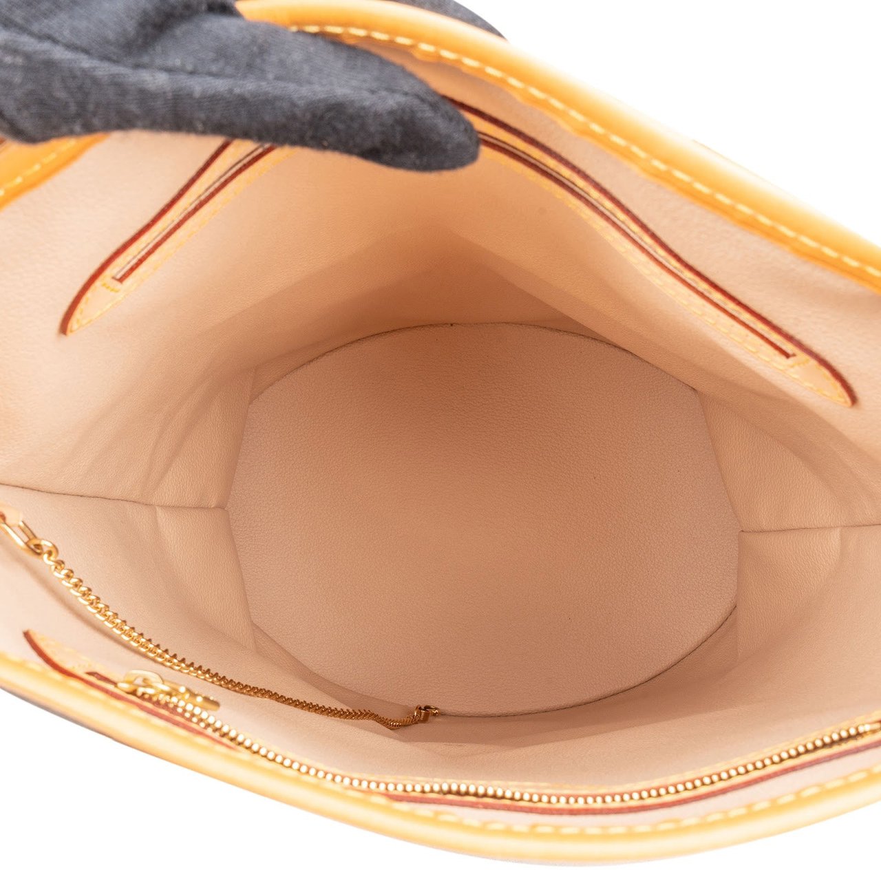 Louis Vuitton Louis Vuitton Monogram Canvas Bucket GM Shoulder Bag Bruin