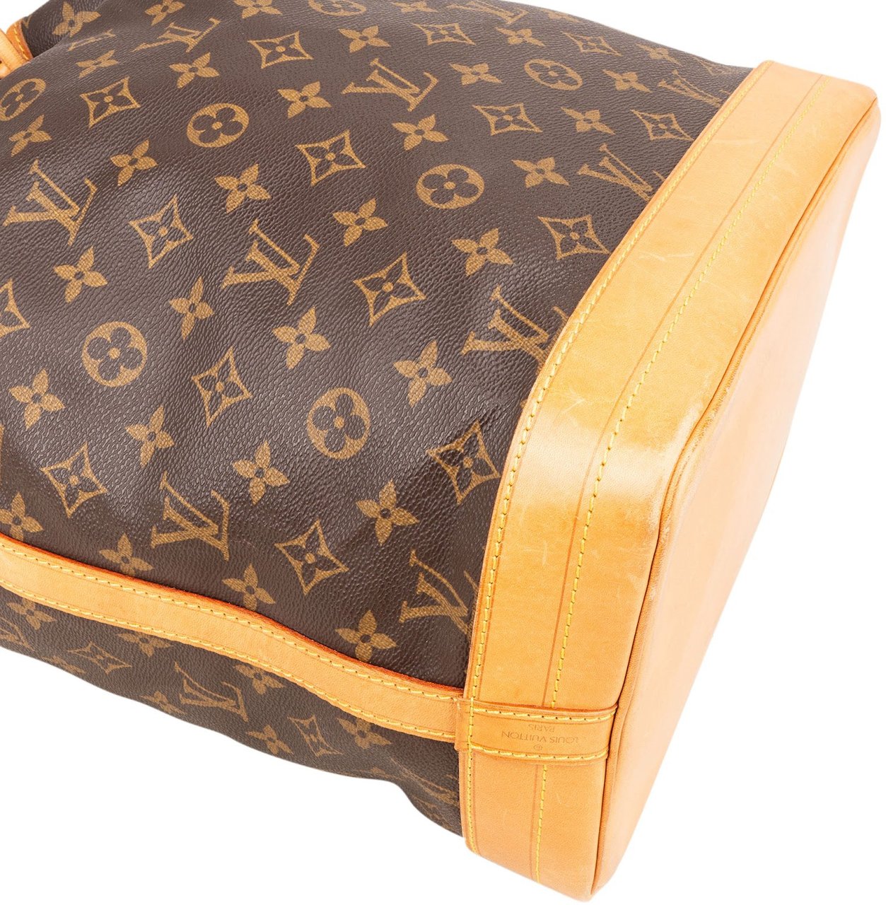 Louis Vuitton Louis Vuitton Monogram Canvas Sac Noé Grande Shoulder Bag Bruin