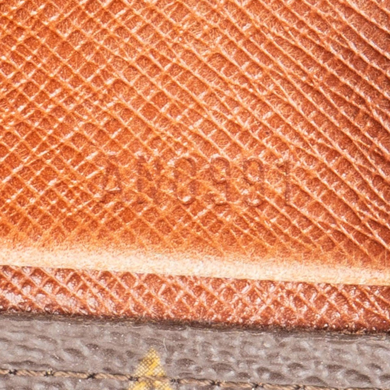 Louis Vuitton Louis Vuitton Monogram Canvas Elise Wallet Bruin