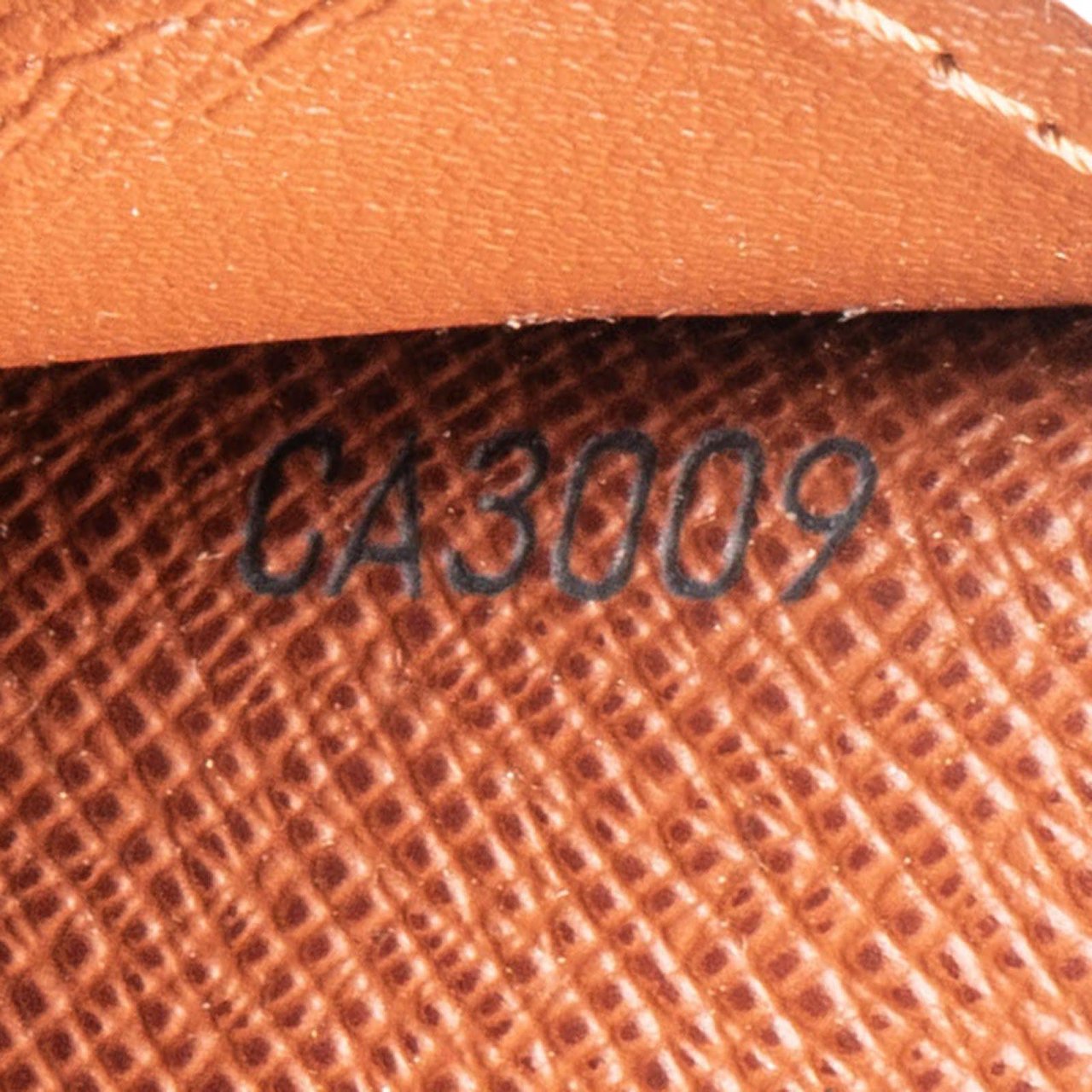 Louis Vuitton Louis Vuitton Monogram Canvas Alexandra Wallet Bruin