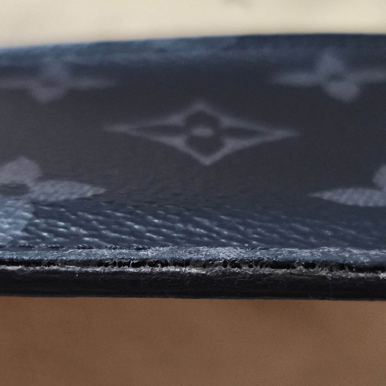 Louis Vuitton Louis Vuitton Monogram Eclipse Canvas Coin and Card Holder Zwart