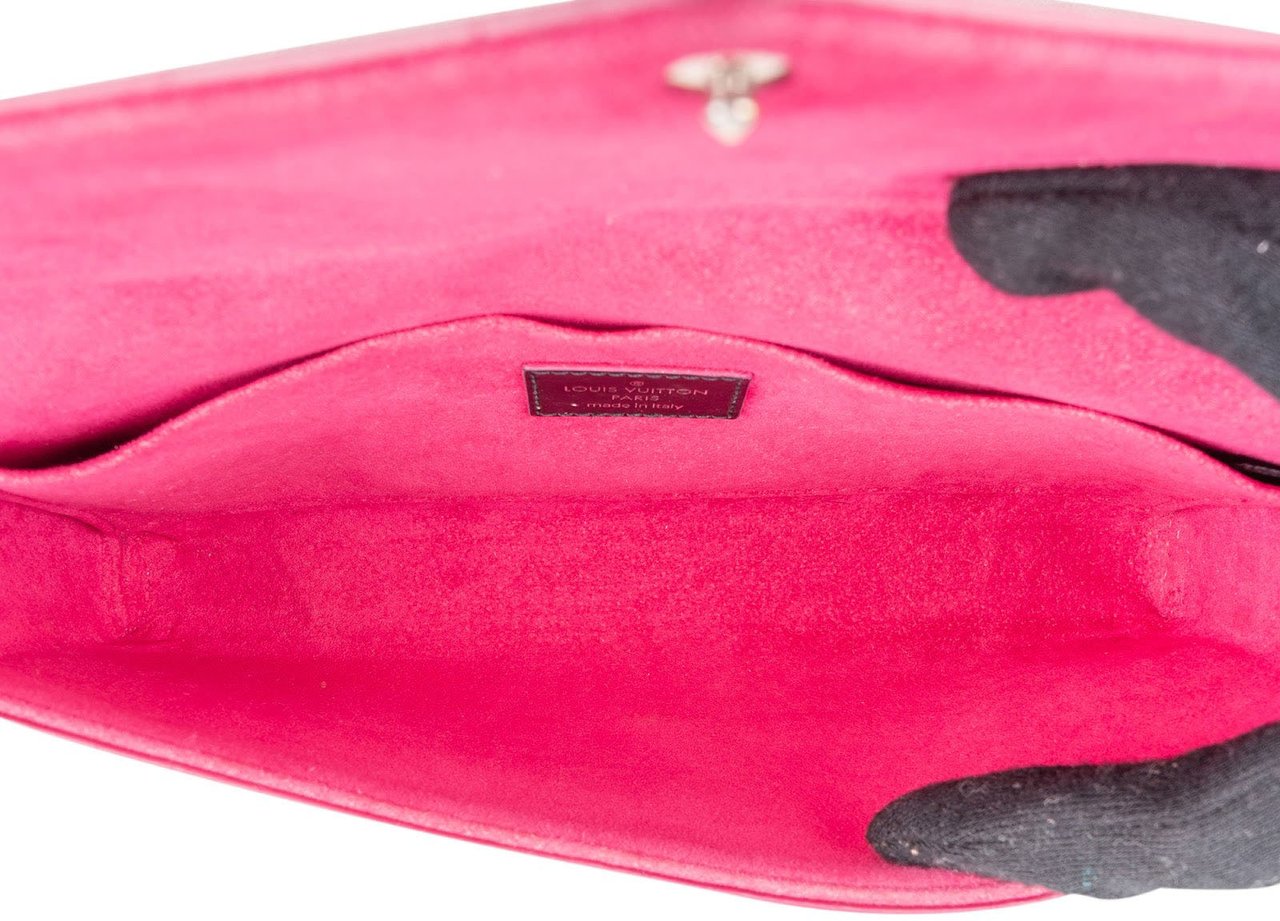 Louis Vuitton Louis Vuitton Noir Epi Leather Pochette Felicie Crossbody Bag Zwart