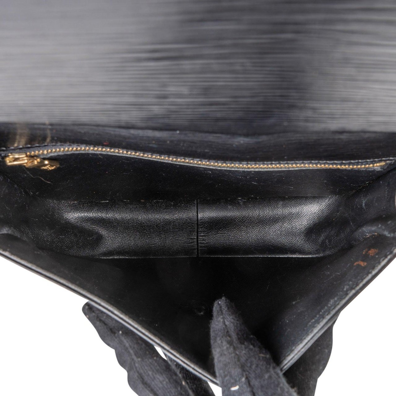 Louis Vuitton Louis Vuitton Noir Epi Leather Saint Cloud GM Crossbody Bag Zwart