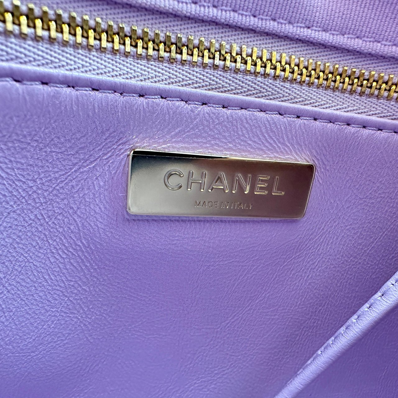 Louis Vuitton Chanel 31 light purple glänzendes Lammleder Shopper / sehr gut Paars
