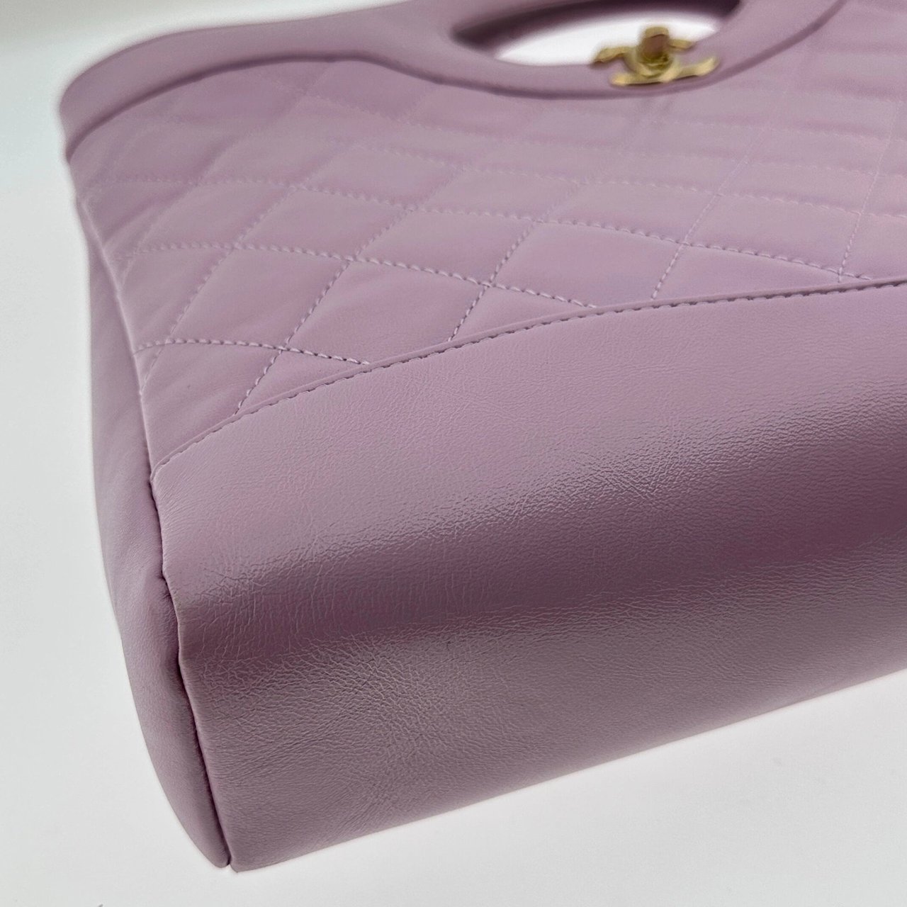 Louis Vuitton Chanel 31 light purple glänzendes Lammleder Shopper / sehr gut Paars