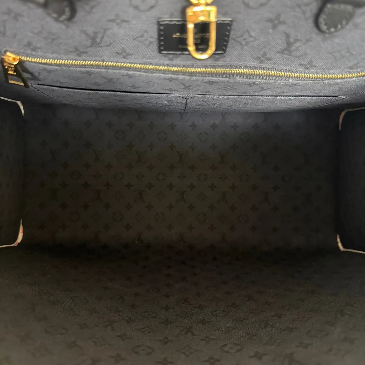 Louis Vuitton Louis Vuitton Monogram Giant Crafty Onthego GM M45358 Rot / sehr gut Rood