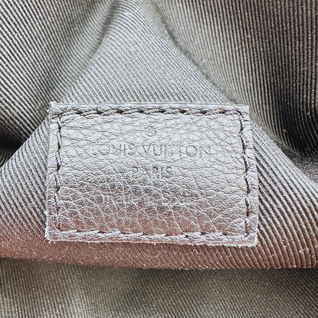 Louis Vuitton Louis Vuitton Rush Bumbag Monogram Shadow Leder schwarz Fullset / sehr gut Zwart