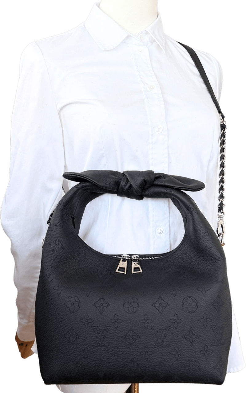 Louis Vuitton Louis Vuitton Why Knot PM M20703 Black Zwart