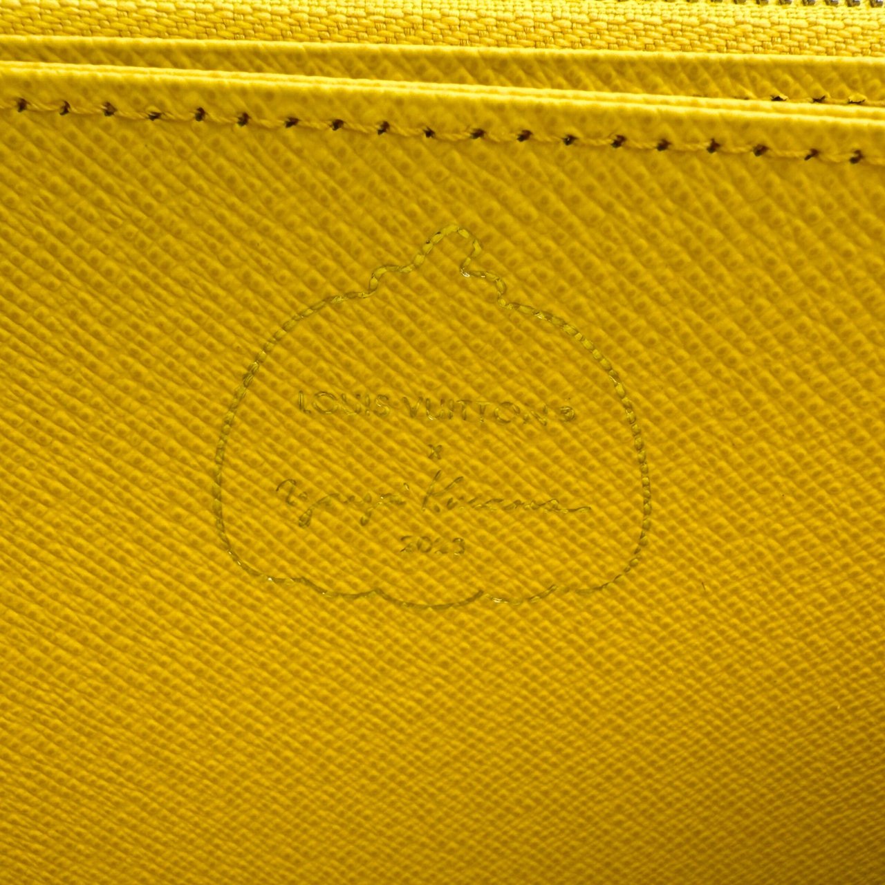 Louis Vuitton Louis Vuitton x Yayoi Kusama Zip Around Epi-Leder M81960 Gelb Fullset / neuwertig Geel