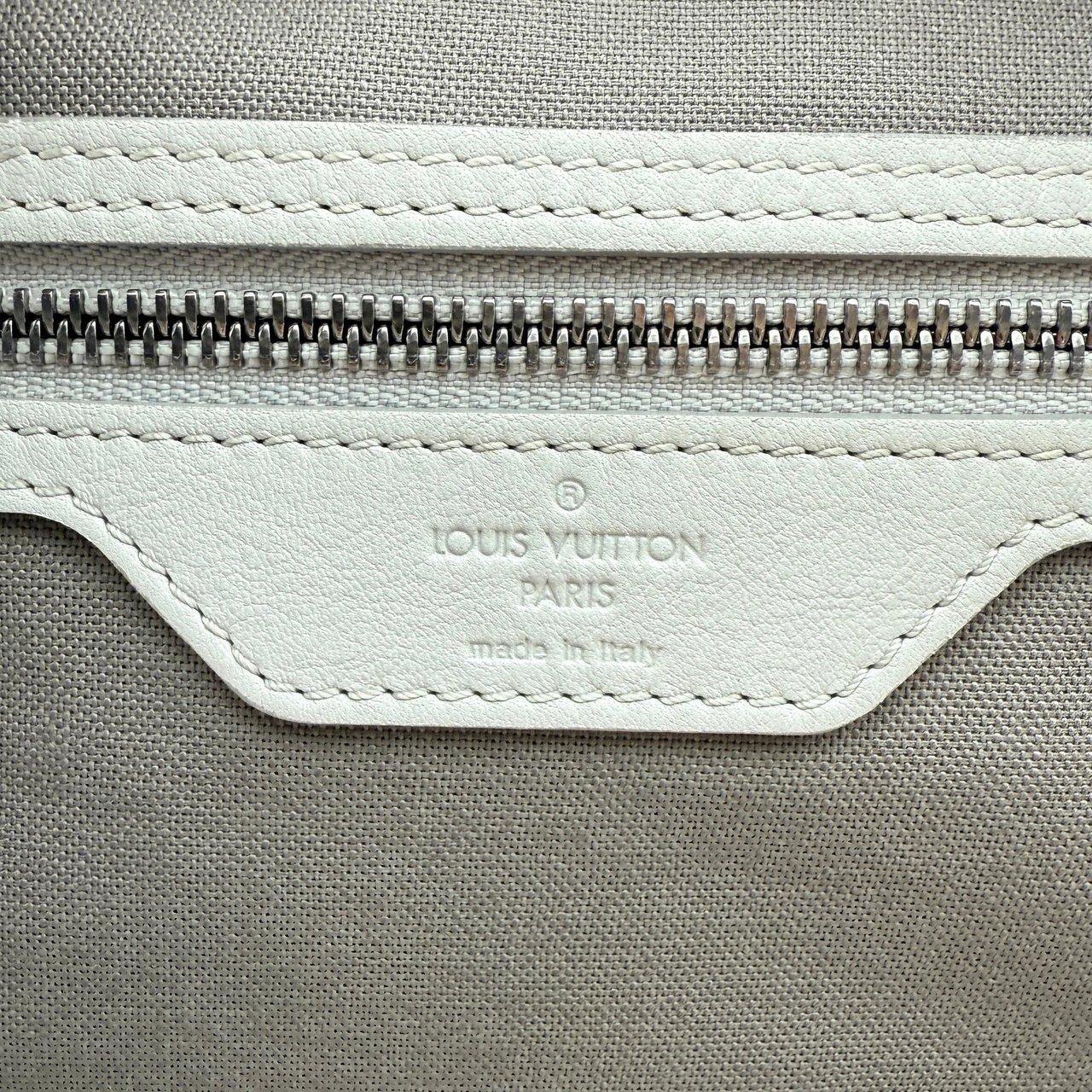 Louis Vuitton Louis Vuitton Infiniti Keepall 45 Bandouliere Reisetasche Hellgrau / sehr gut Grijs