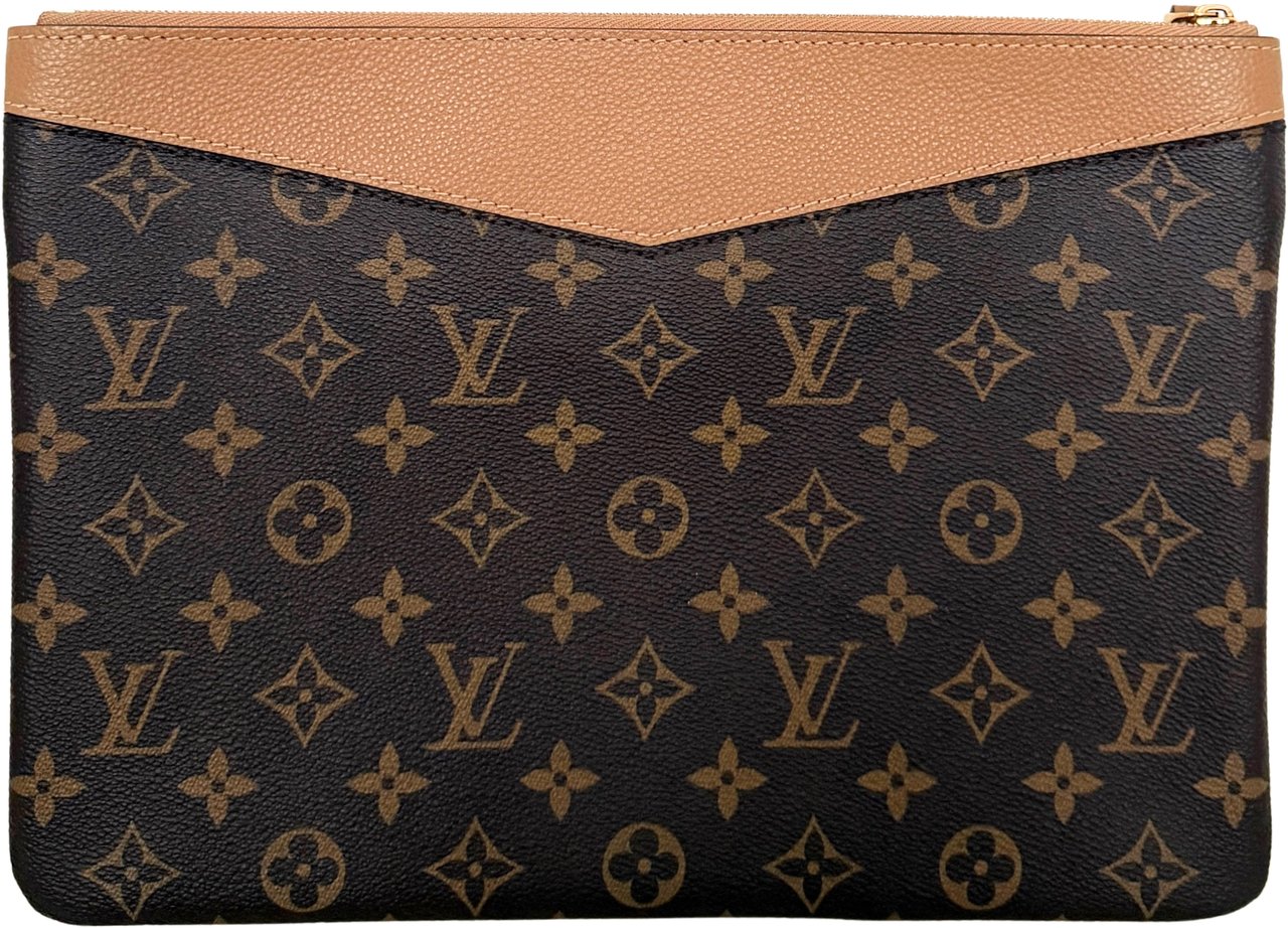 Louis Vuitton Louis Vuitton Daily Pouch Sesame Monogram Canvas Braun / neuwertig Bruin