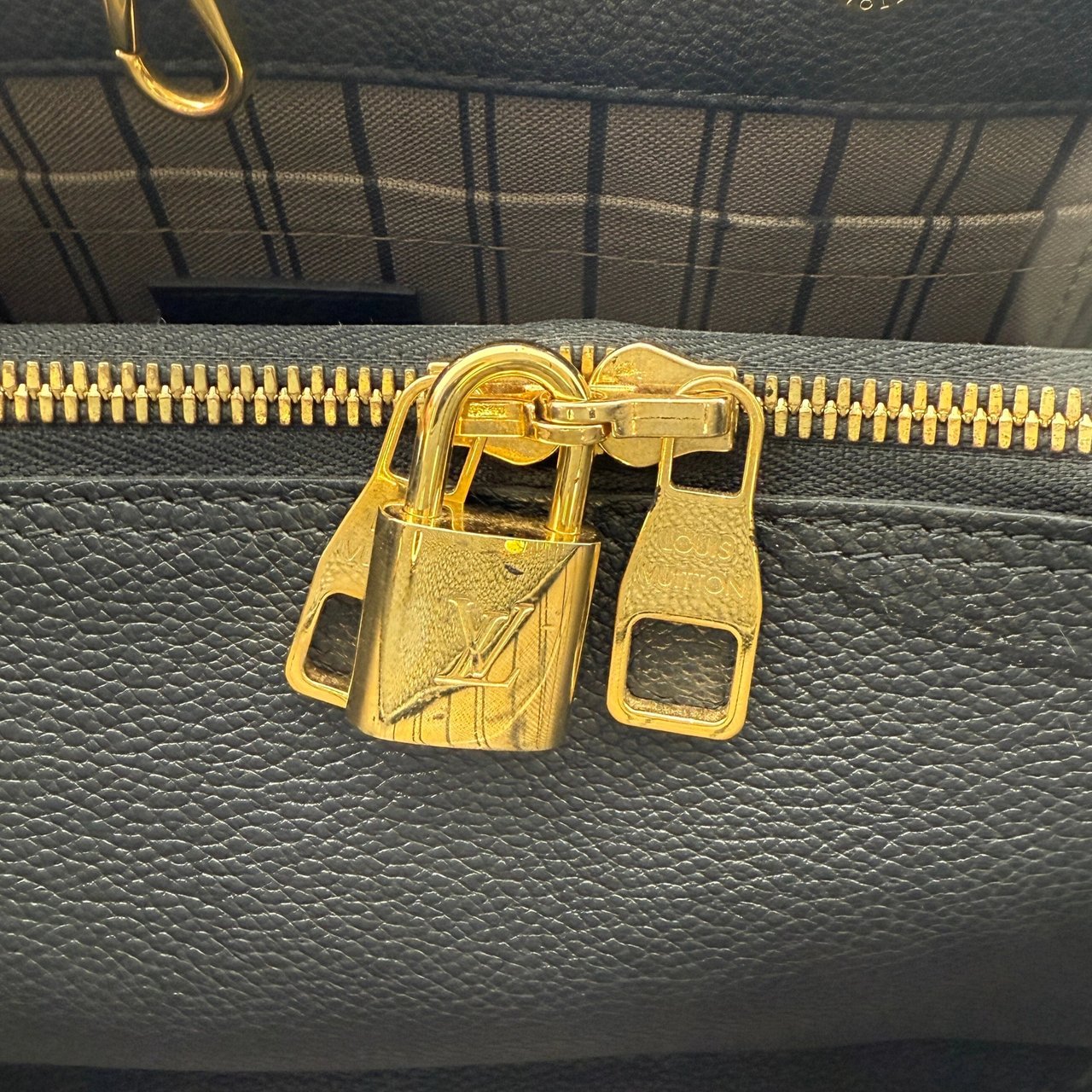 Louis Vuitton Louis Vuitton Montaigne BB Monogram Empreinte Schwarz / sehr gut Zwart