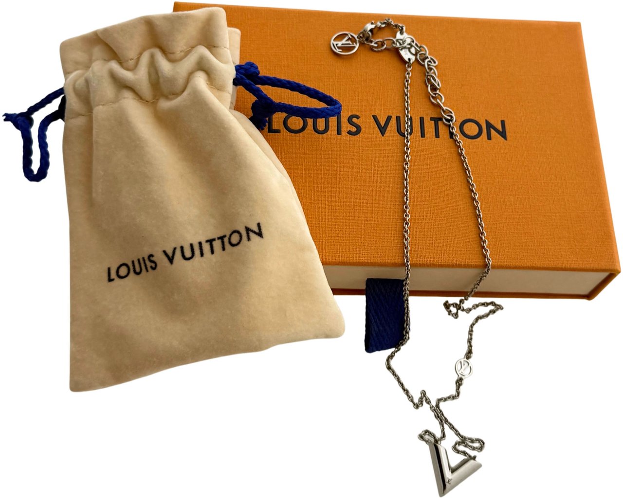 Louis Vuitton Louis Vuitton Essential V Necklace Silver / mint condition Zilver