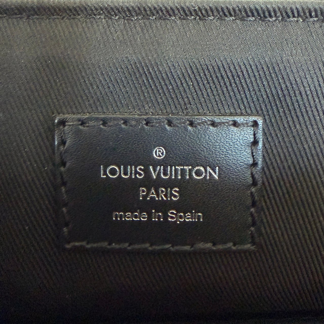 Louis Vuitton Louis Vuitton District PM Messenger Bag Monogram Eclipse / sehr gut Zwart
