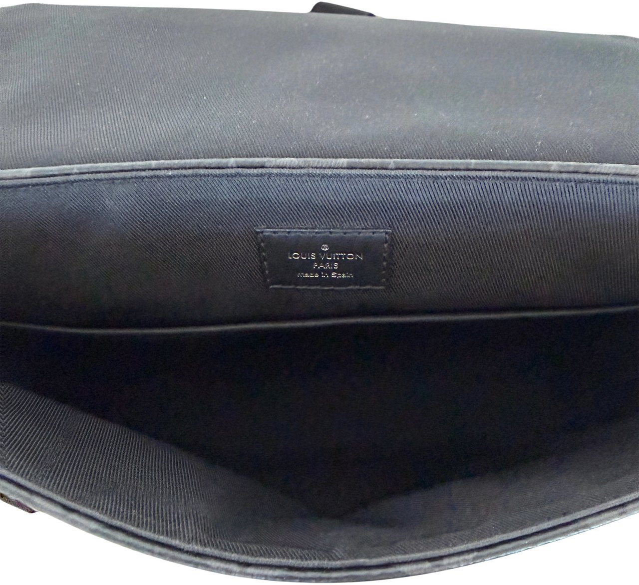 Louis Vuitton Louis Vuitton District PM Messenger Bag Monogram Eclipse / sehr gut Zwart