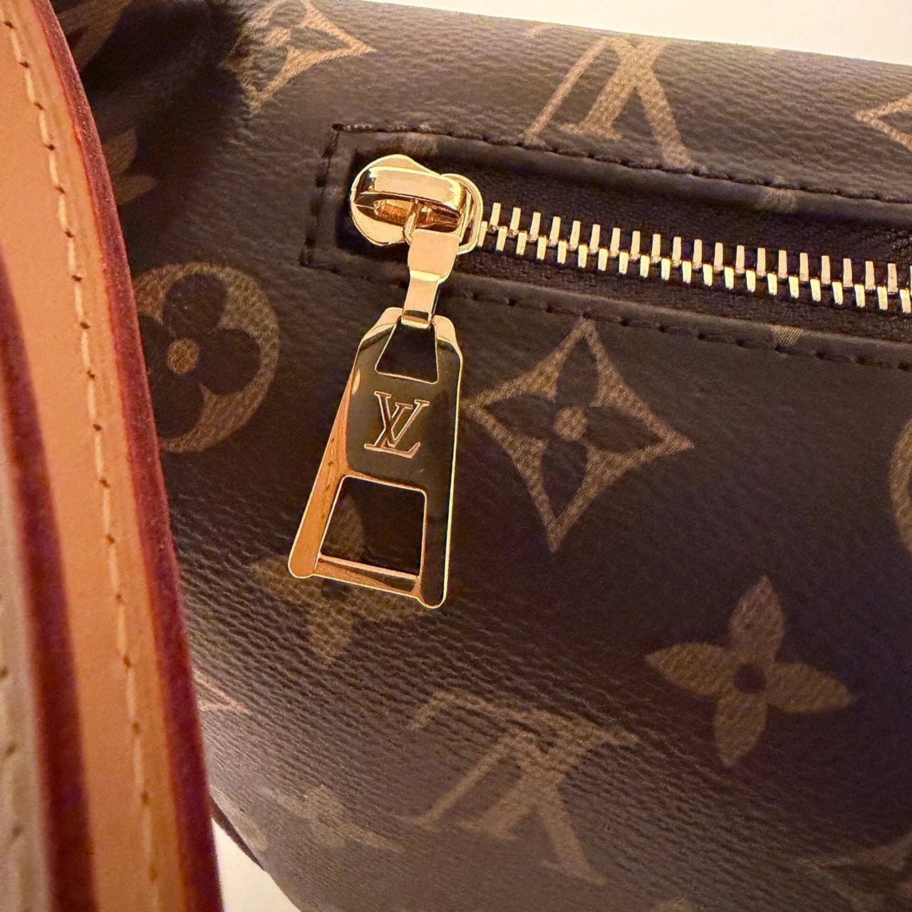 Louis Vuitton Louis Vuitton Bumbag Monogram Canvas M43644 Braun / neuwertig Bruin