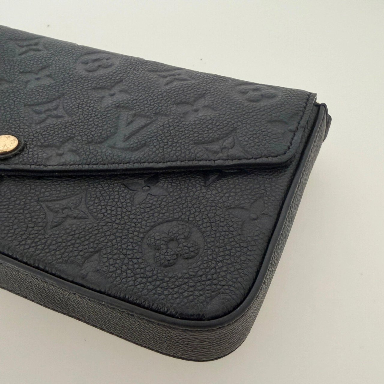 Louis Vuitton Louis Vuitton Félicie Pochette Empreinte Leder schwarz Fullset / sehr gut Zwart